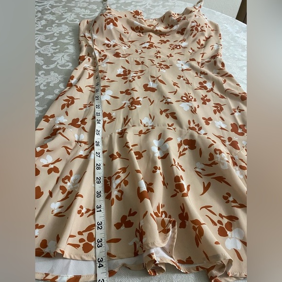 - WILLOW Floral mini dress size M - Picture 9 of 10